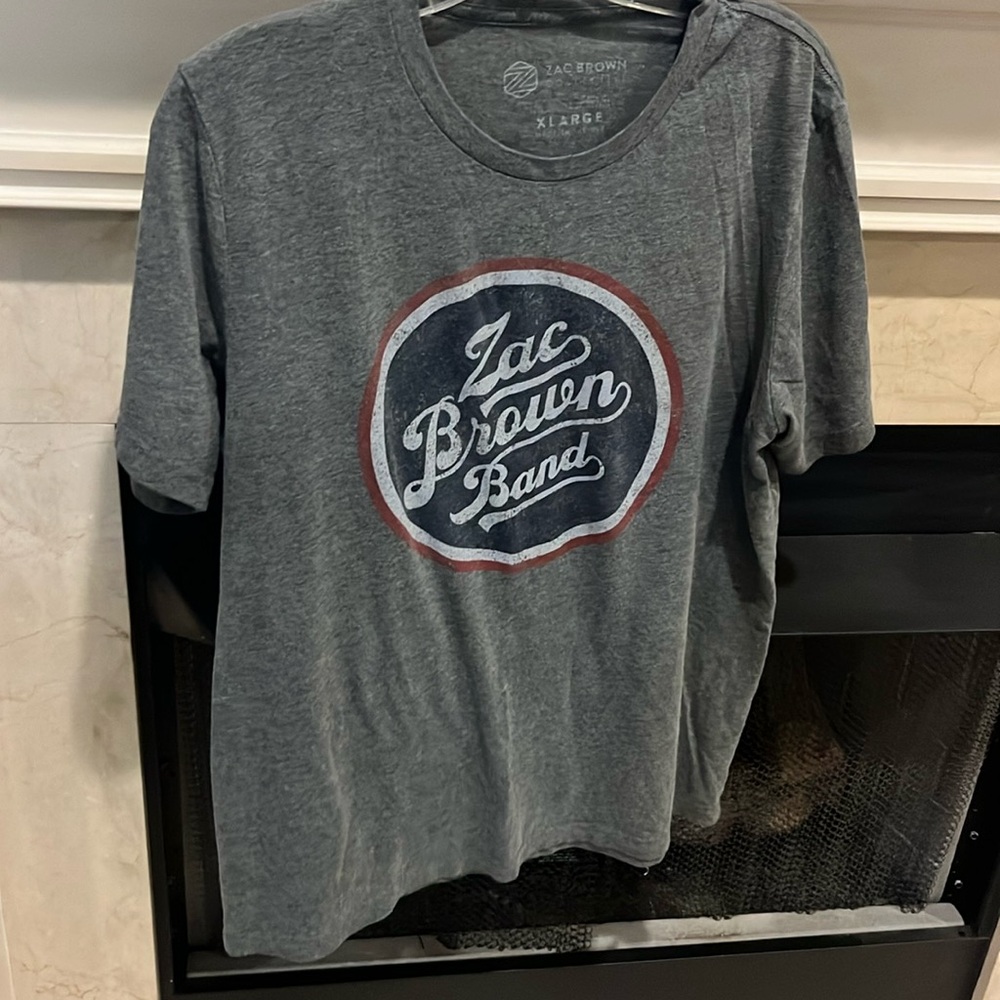 Size XL Zac Brown tee shirt. Worn several times. Listing # 522